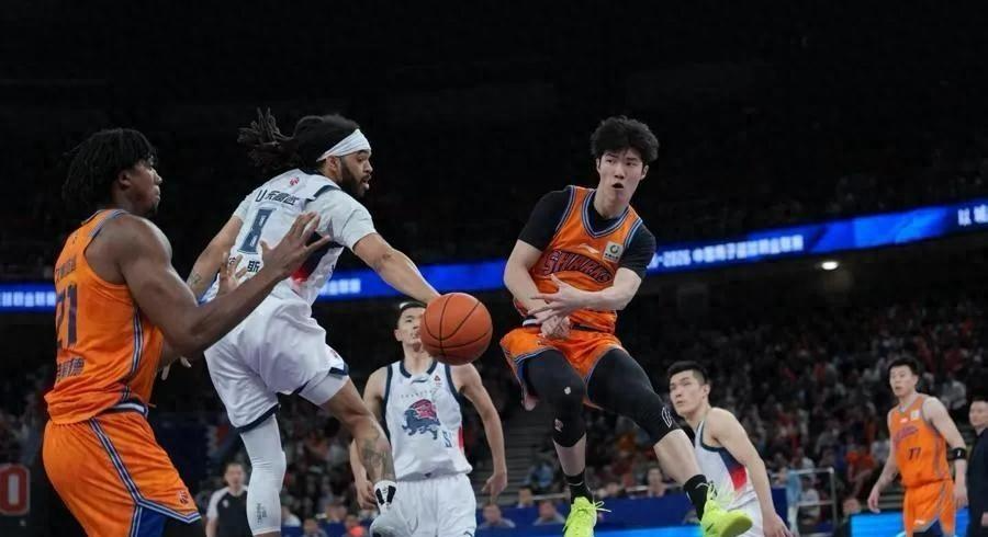 九游平台-79-84！上海拿赛点，山东差3分错失翻盘